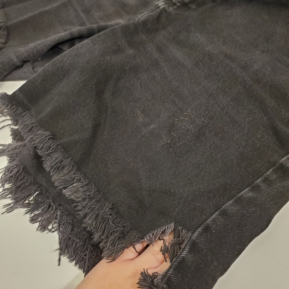 Vintage 90's NY Line Black Denim Distressed Shorts - Picture 4 of 10